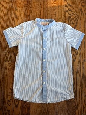 Boys Smockingbird blue and white striped short sleeve button down shirt, size 6.